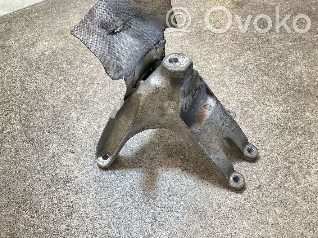 Audi A4 S4 B9 Engine mounting bracket 