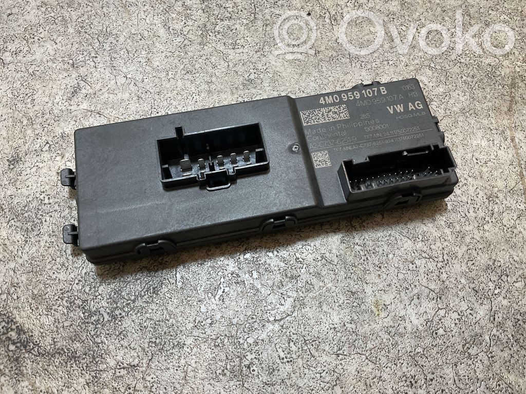 Audi A4 S4 B9 Tailgate/trunk control unit/module 