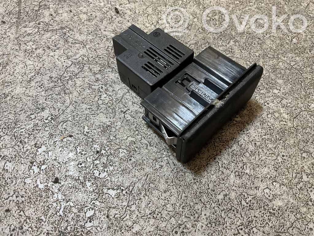 Volkswagen Transporter - Caravelle T6 Enchufe conector USB 