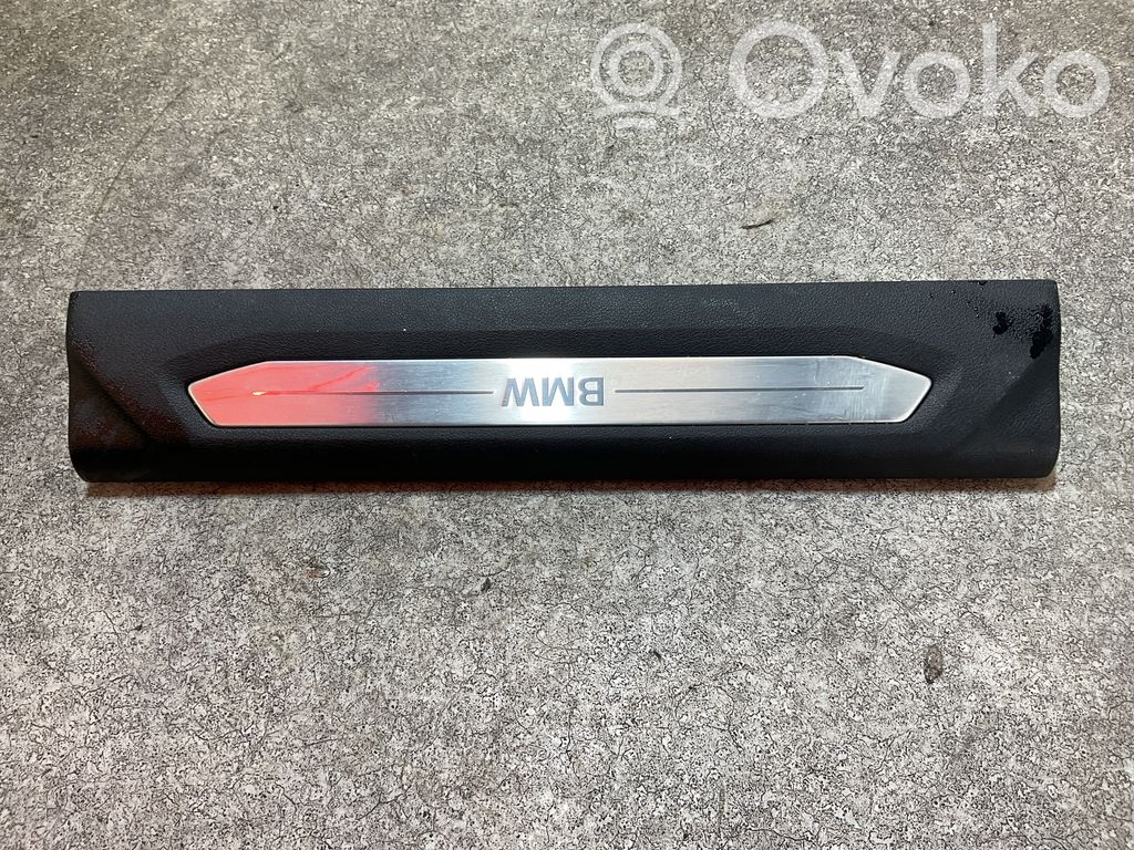 Listwa progowa przednia   B000831,7489947