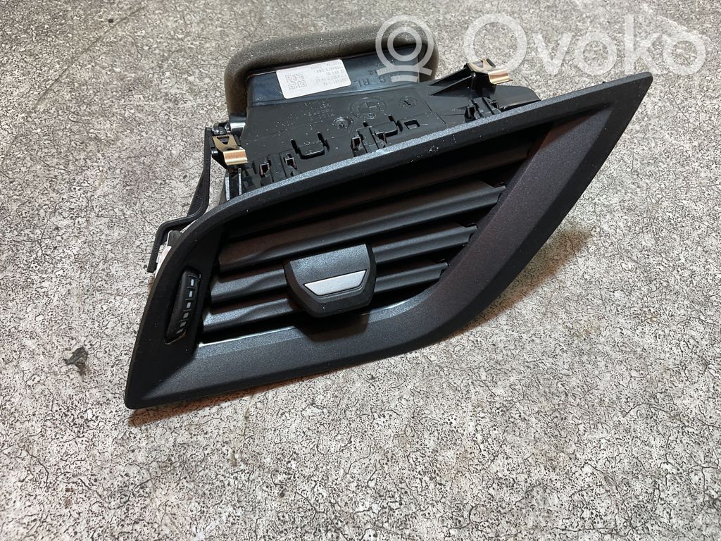 BMW 2 F44 Boczna kratka nawiewu deski rozdzielczej 