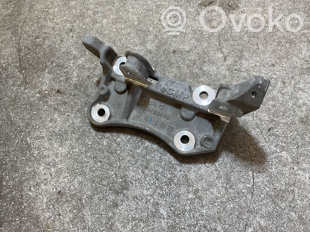 Citroen C4 III e-C4 Engine mounting bracket 