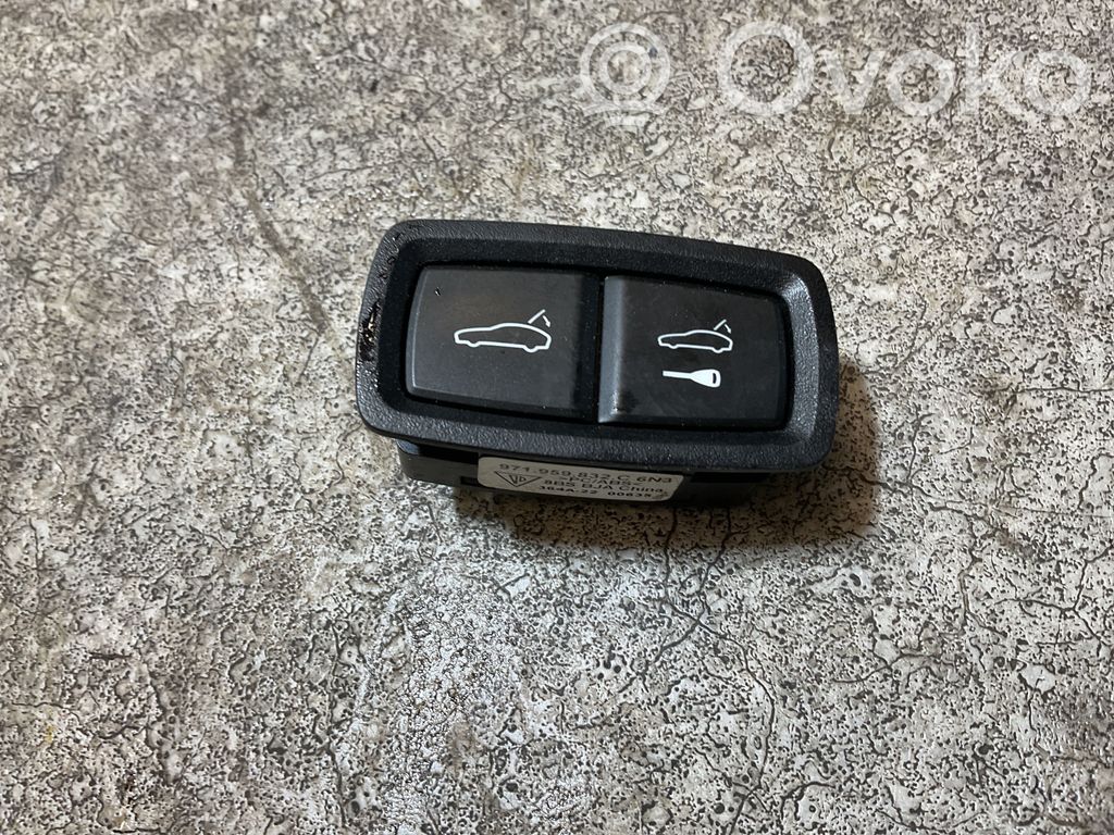 Audi E-tron GT Tailgate/boot open switch button 