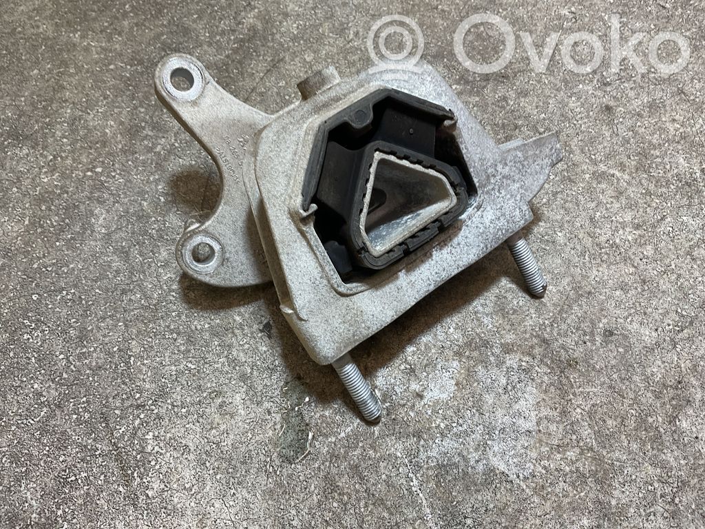 Engine mount bracket   9826551380