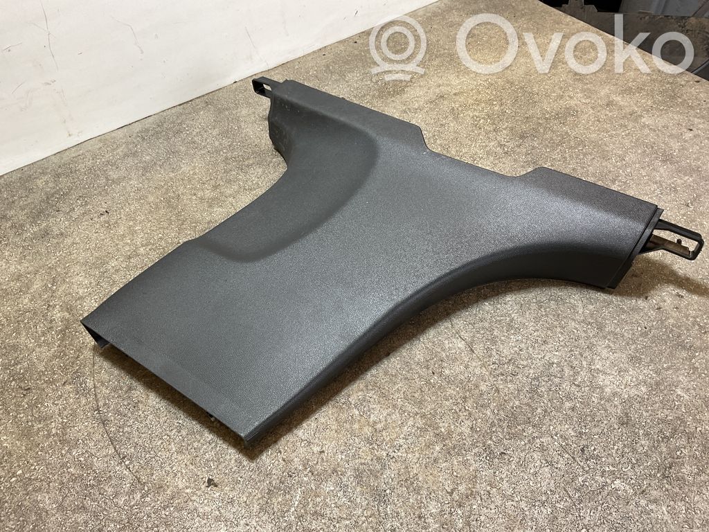Volvo XC40 Osłona dolna słupka / B 