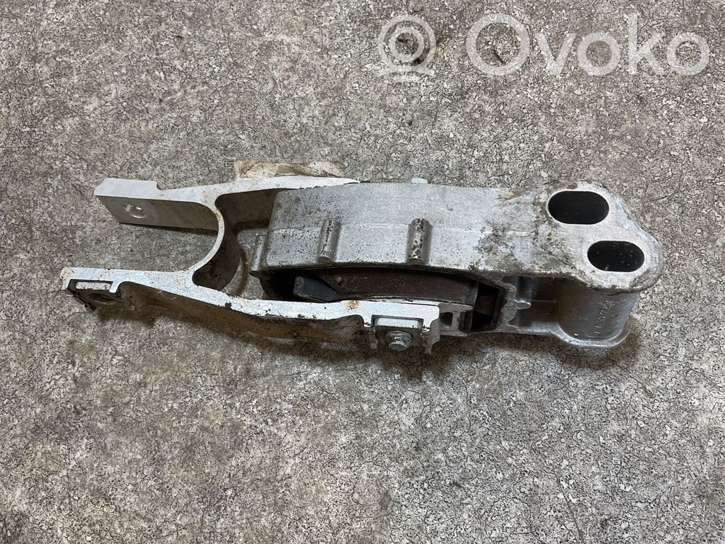 Volvo XC40 Engine mount bracket 
