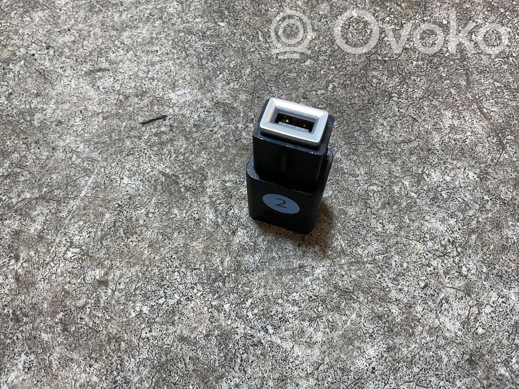 Citroen C4 III e-C4 Priză USB 