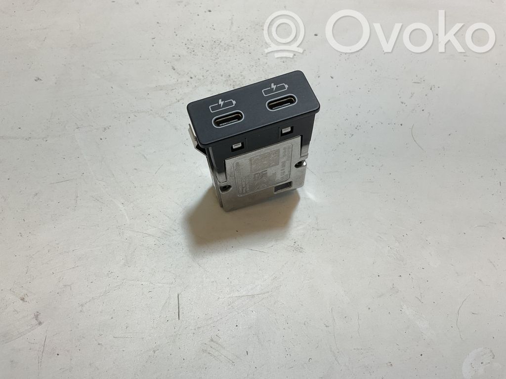 BMW 3 G20 G21 Enchufe conector USB 