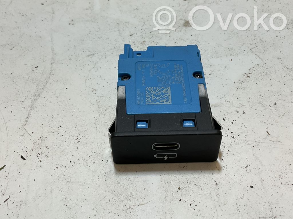 BMW 3 G20 G21 Gniazdo / Złącze USB 