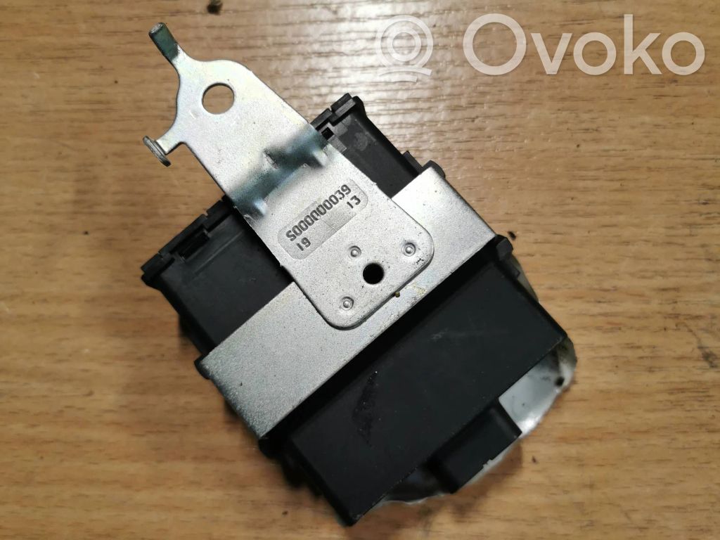 Toyota Verso Door control unit/module 