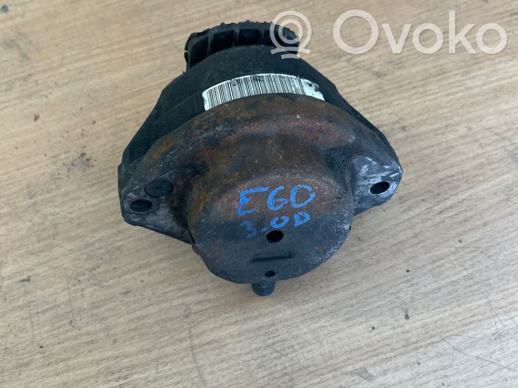 Engine mount bracket   6774619,15034812