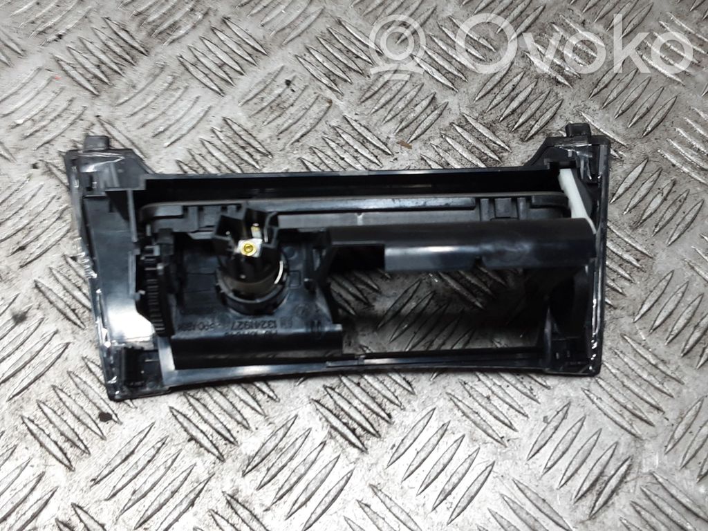 Opel Insignia A Popielniczka deski rozdzielczej 