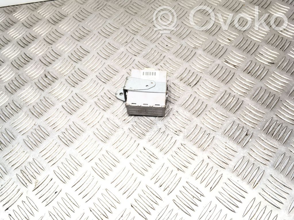 Toyota Corolla E120 E130 Unitate/modul de comandă închidere centralizată 