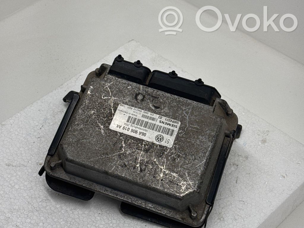 Engine control unit/module   06A906019AK,5WP437103