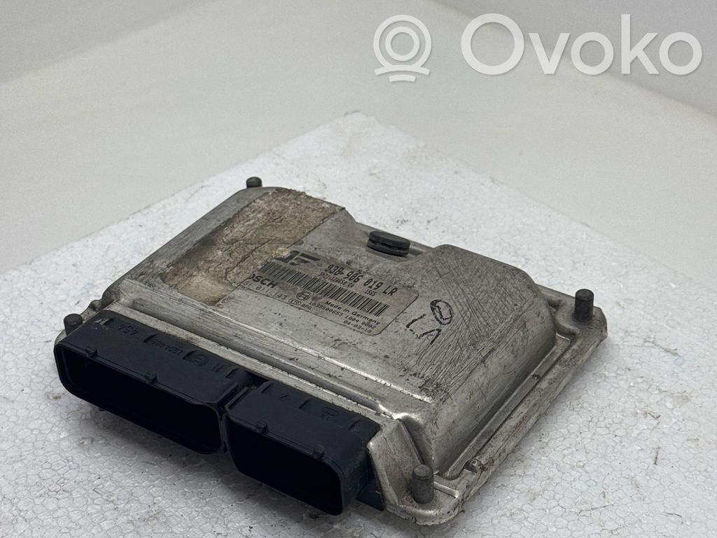 Volkswagen PASSAT B5.5 Engine control unit/module 
