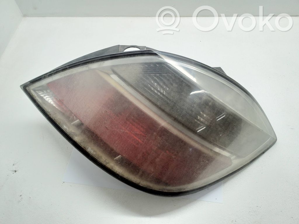 Opel Astra H Aizmugurējais lukturis virsbūvē 