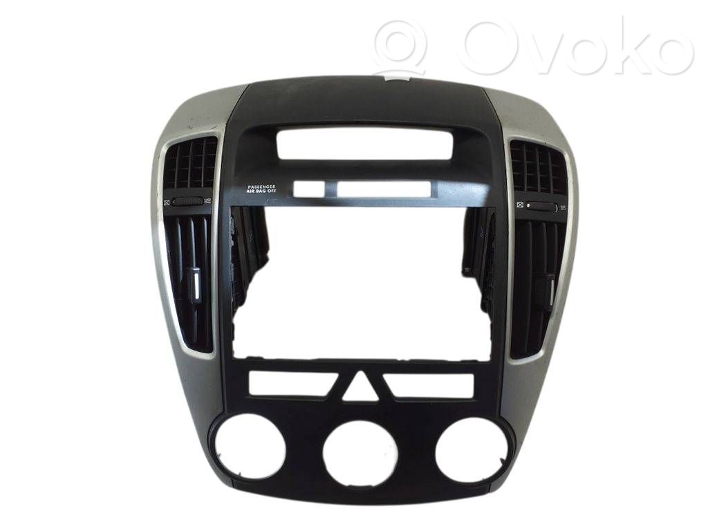 KIA Ceed Radio/GPS head unit trim 