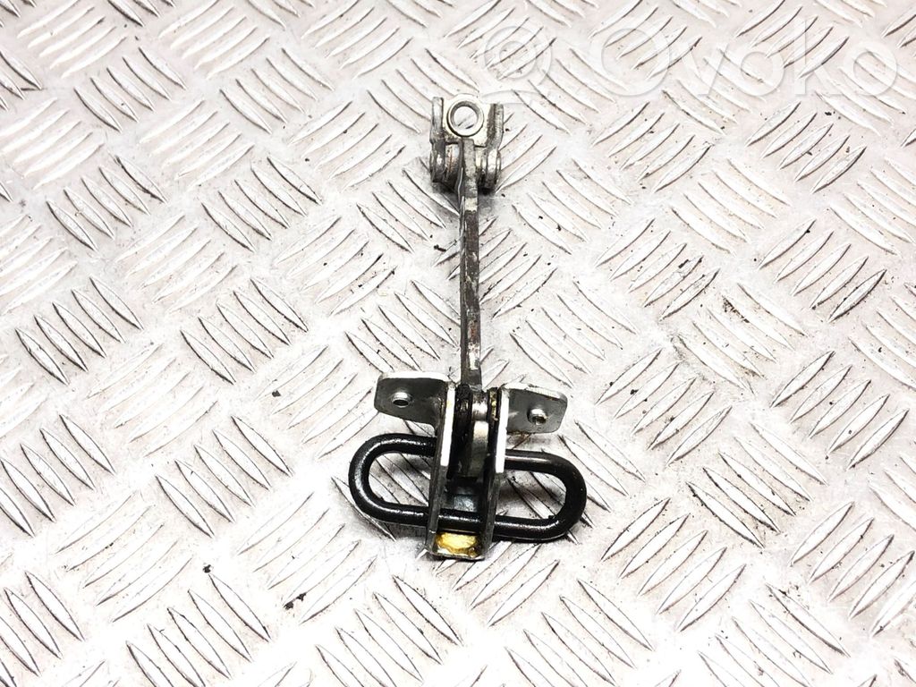 Opel Corsa C Etuoven pidätin 