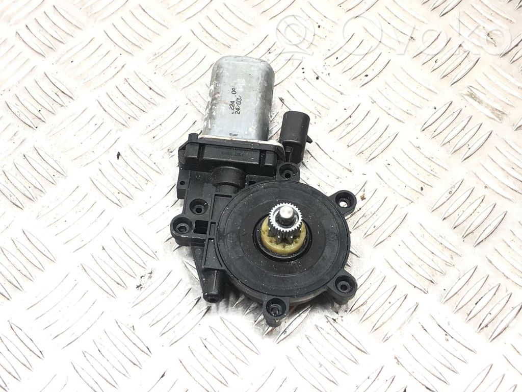 Skoda Fabia Mk1 (6Y) Silnik regulatora szyby drzwi przednich 
