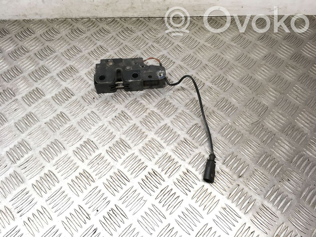 Skoda Octavia Mk2 (1Z) Încuietoare capotă 
