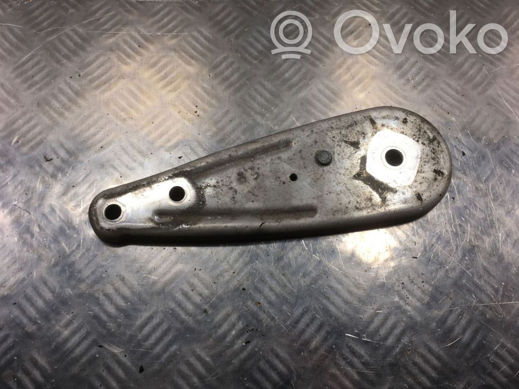 BMW 5 E60 E61 Moottorin kiinnikekorvake (käytetyt) 