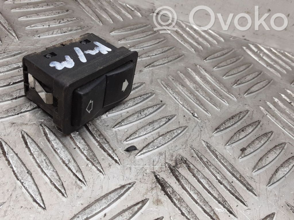 Interruptor del elevalunas eléctrico   8368974