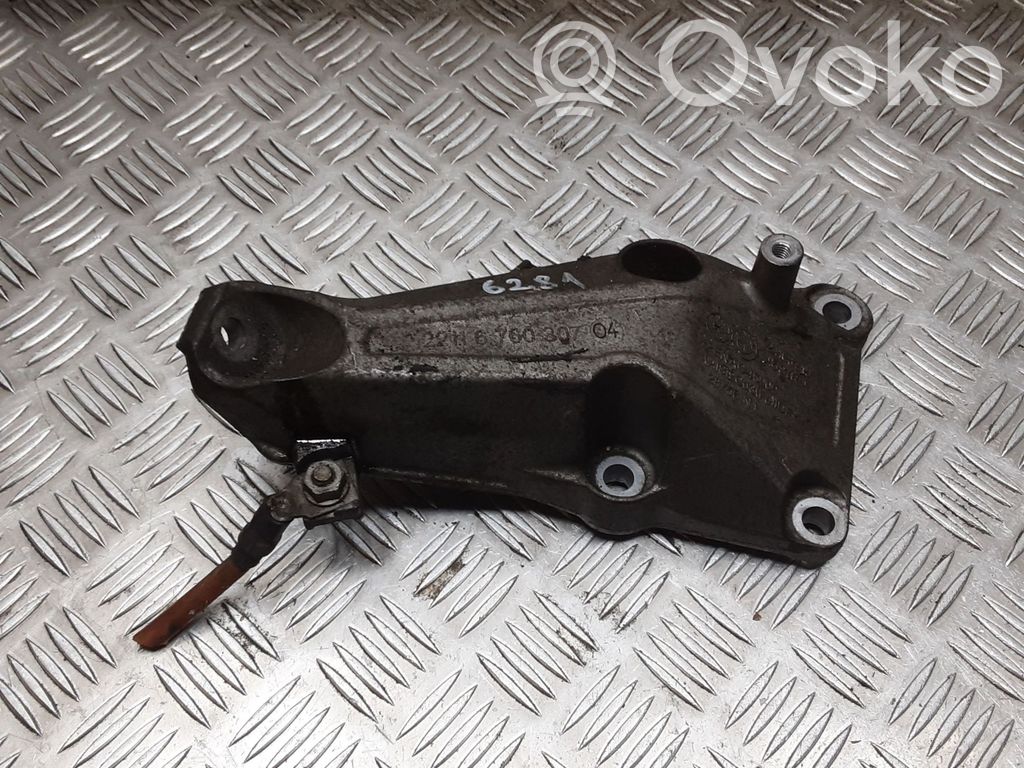 BMW 1 E81 E87 Engine mounting bracket 