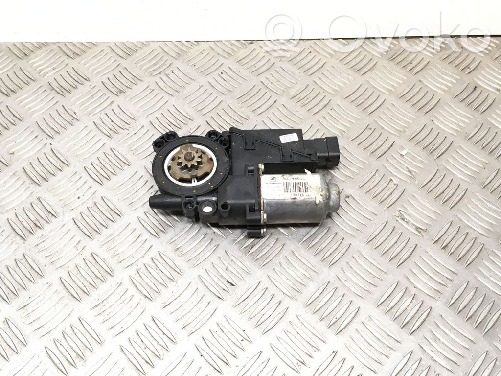 Silnik regulatora szyby drzwi przednich   8876904,2400,0347