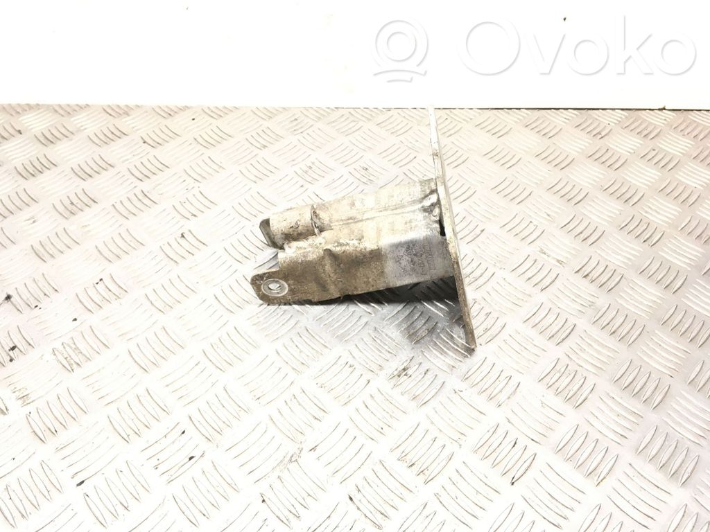 Renault Megane II Front bumper mounting bracket 