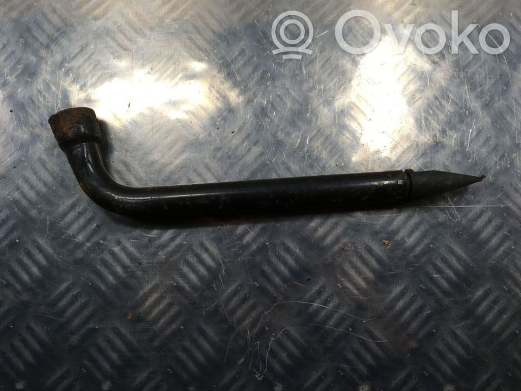 Llave de tuercas de rueda   93BB17032AB