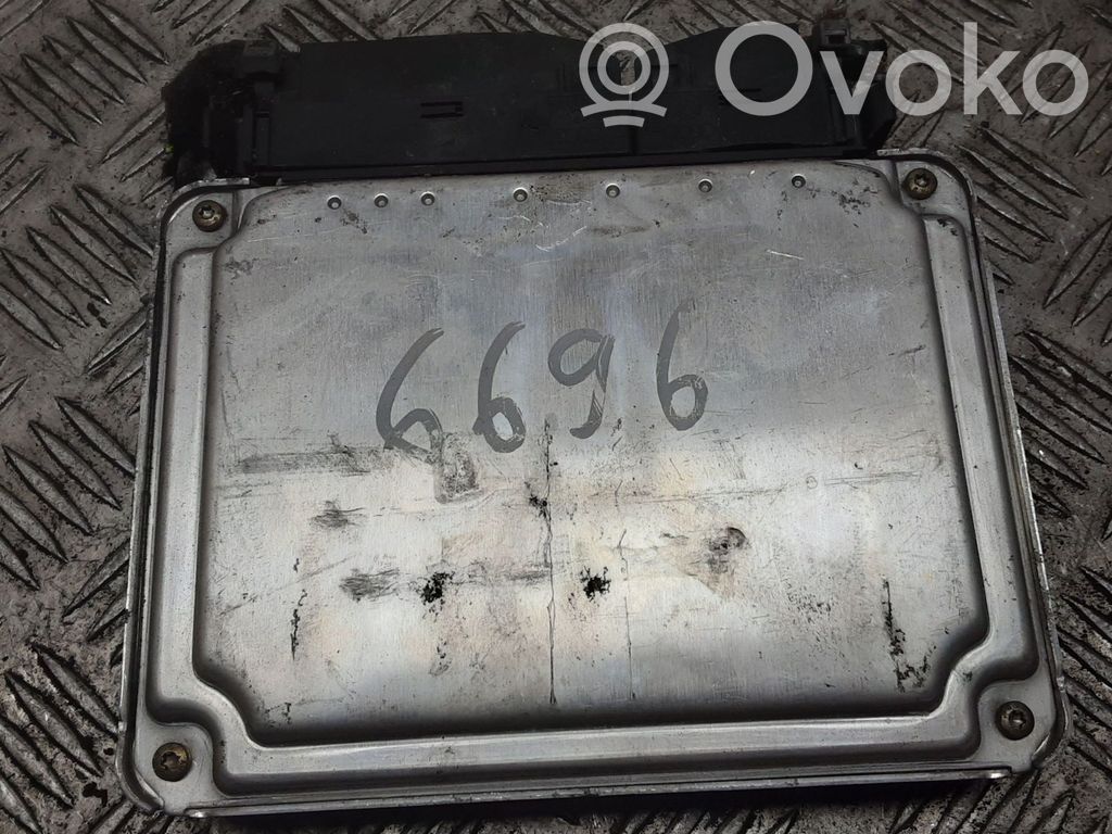 Engine control unit/module   0261207189,036906032L,26SA7572,18241109