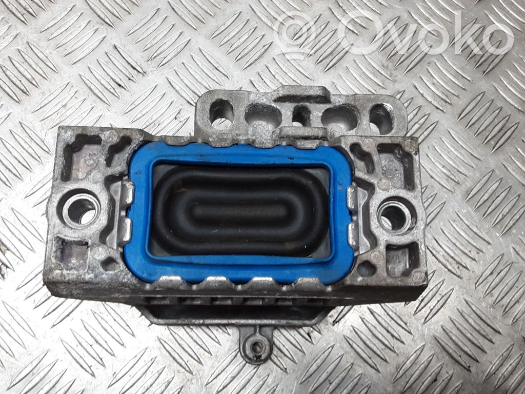 Audi A3 S3 8P Engine mount bracket 