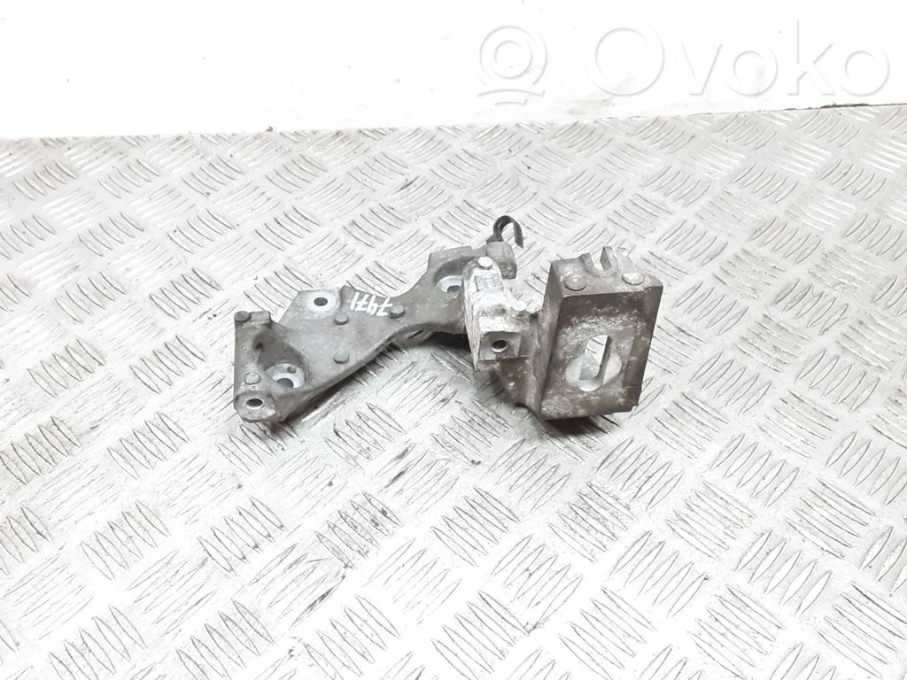 Engine mounting bracket   2A802
