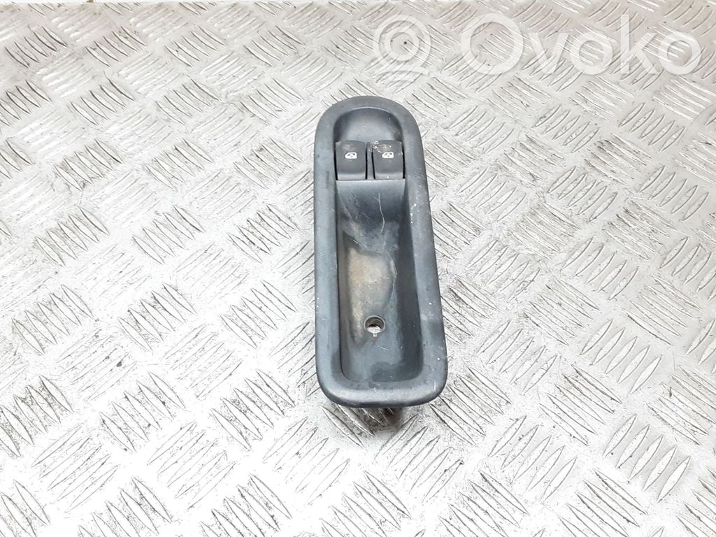 Renault Clio III Electric window control switch 