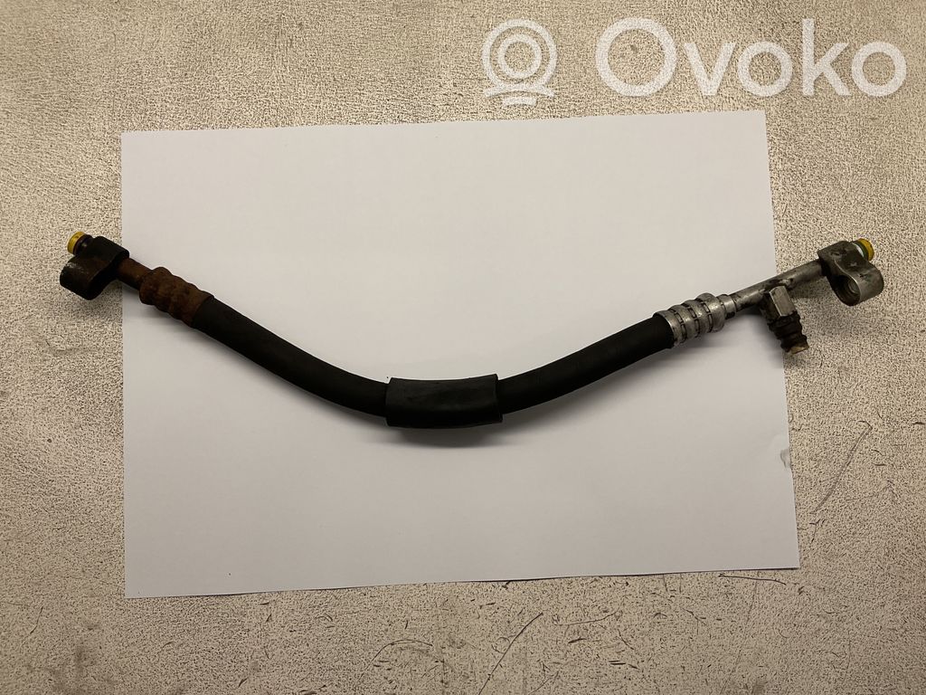 BMW 3 E46 Ilmastointilaitteen putki (A/C) 