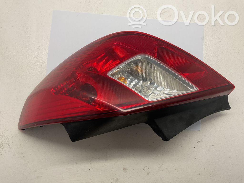 Opel Corsa D Galinis žibintas kėbule 