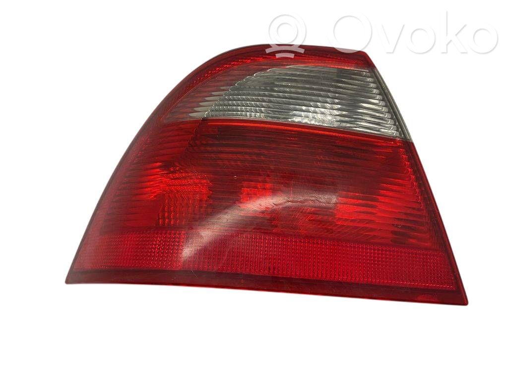 Saab 9-5 Takaluukun takavalot 