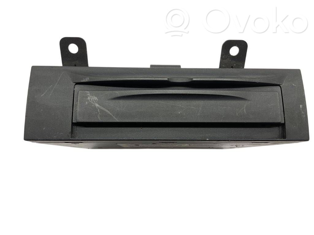 Volvo S40 Sound amplifier 