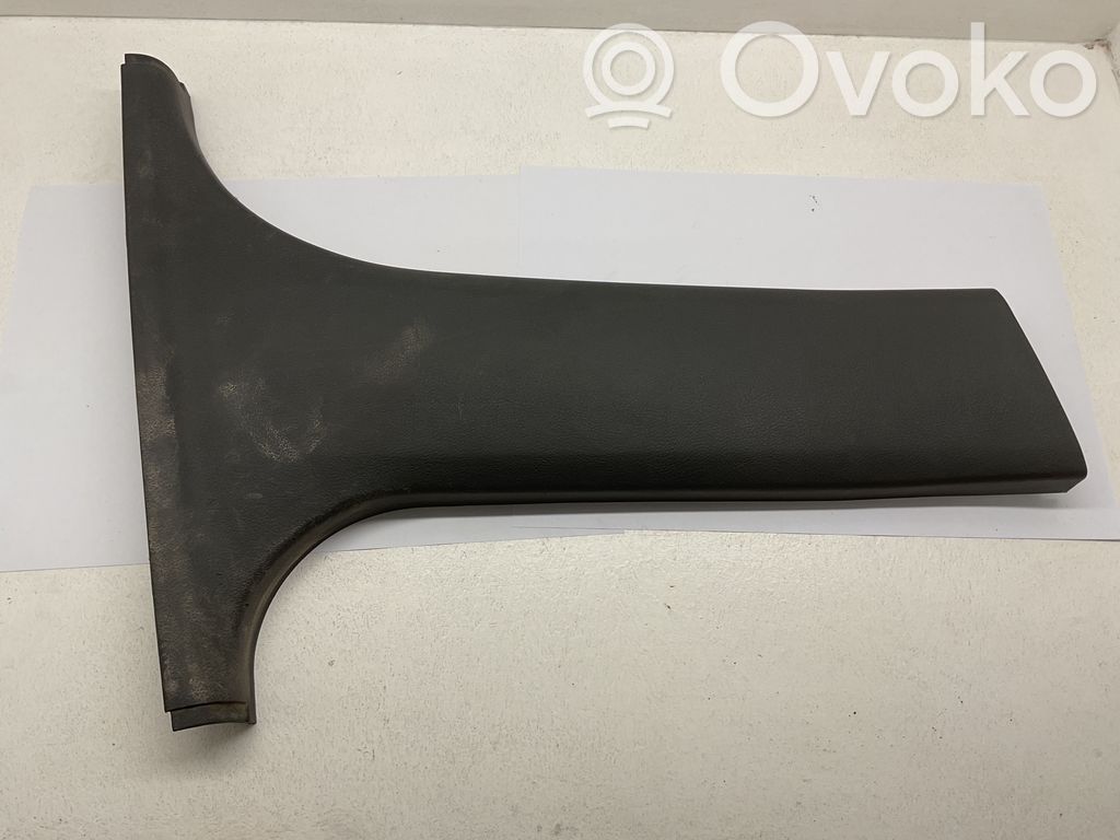 (B) pillar trim (bottom)   E4645143,8198682