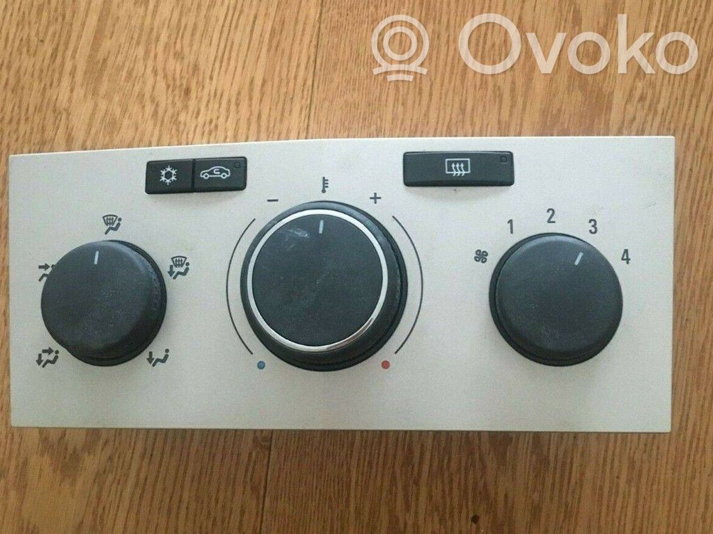 Opel Astra H Climate control unit 