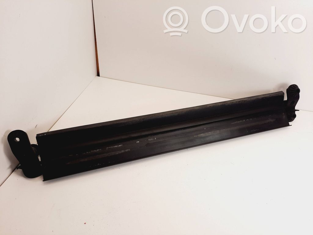 Radiator mount bracket   4577722