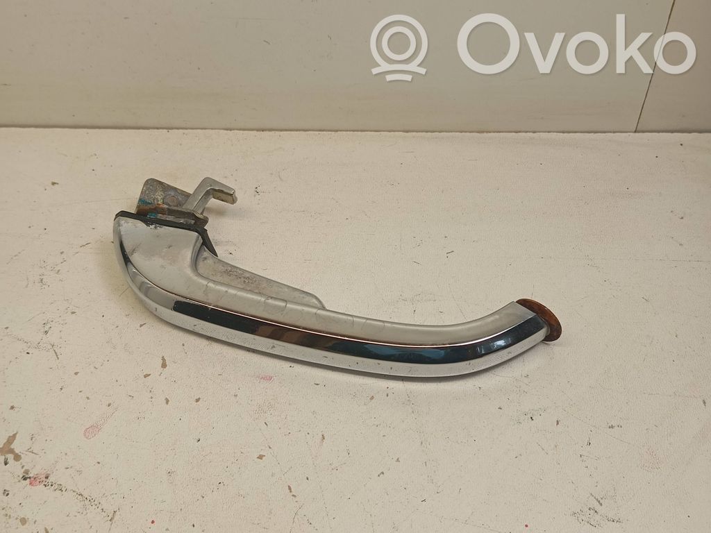Manecilla externa puerta delantera   823805