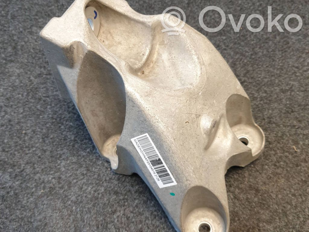 Engine mounting bracket   23104516