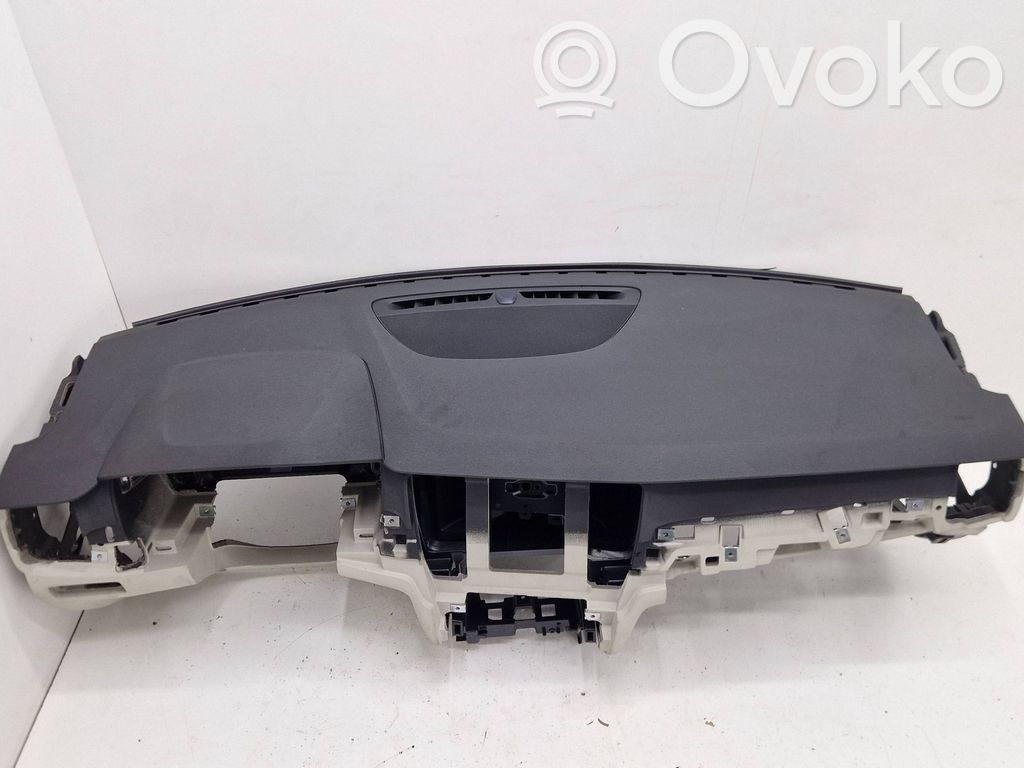 Volvo S90, V90 Panelė 