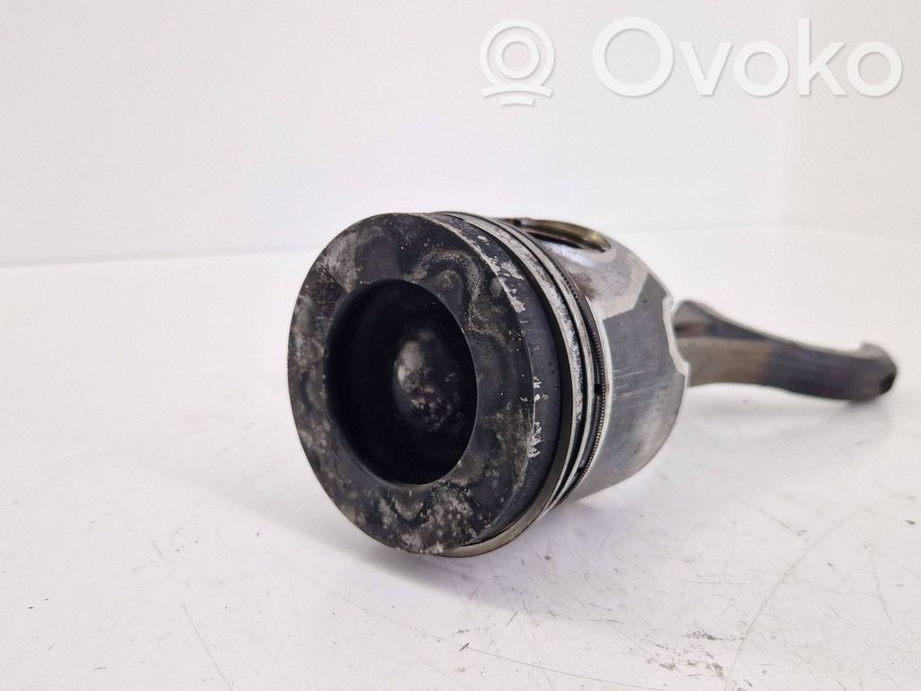 Audi Q7 4M Piston 