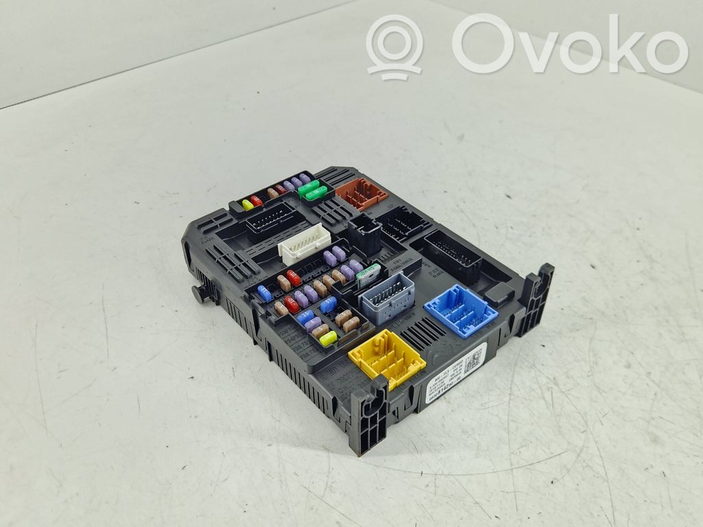 Peugeot Expert Fuse module 
