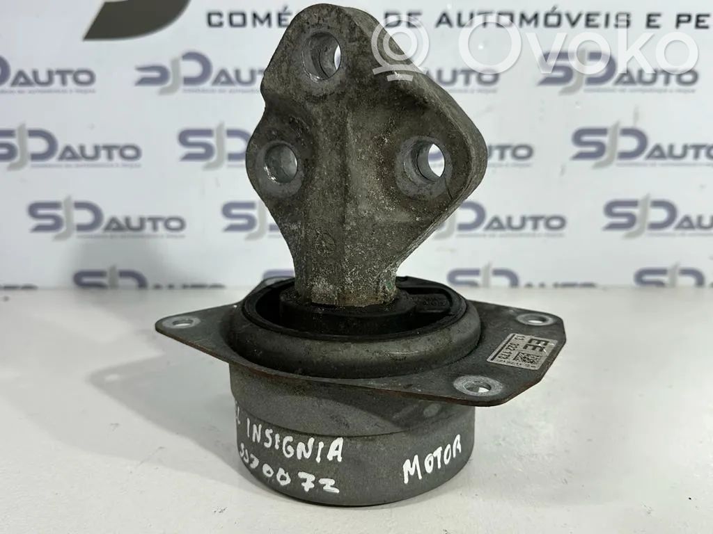 Engine mount bracket   13322173