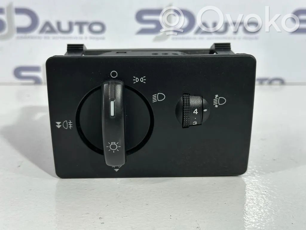 Light switch   6S6T13A024CA