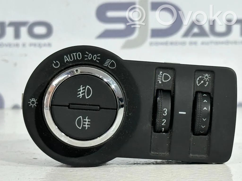 Opel Astra J Light switch 