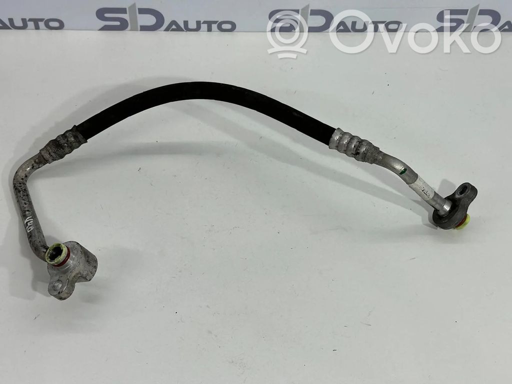 Ilmastointilaitteen putki (A/C)   31390483